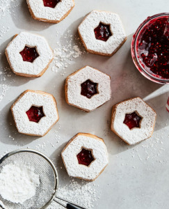 Christmas Linzer Cookies with raspberry preserves