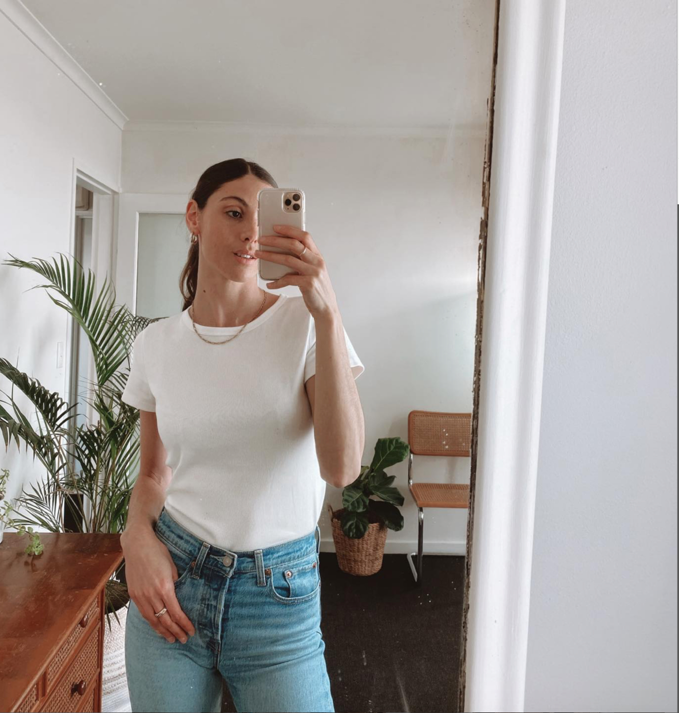 t shirt and jeans outfit
