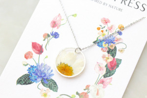 Daisy Pressed Flower Necklace